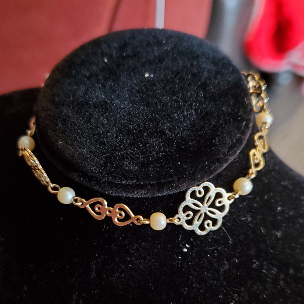 7" Intricate Open Avon Gold Tone Panel Bracelet